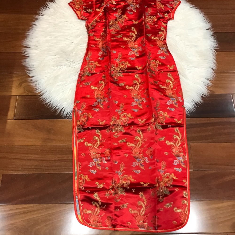 Elegant Red Floral Cheongsam Dress - Picture 5 of 7